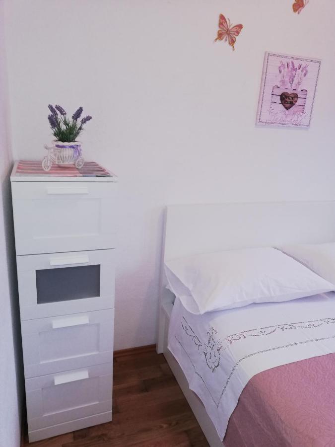 Apartment Pecarevic - A Holiday With A Stunning View Vis Eksteriør billede