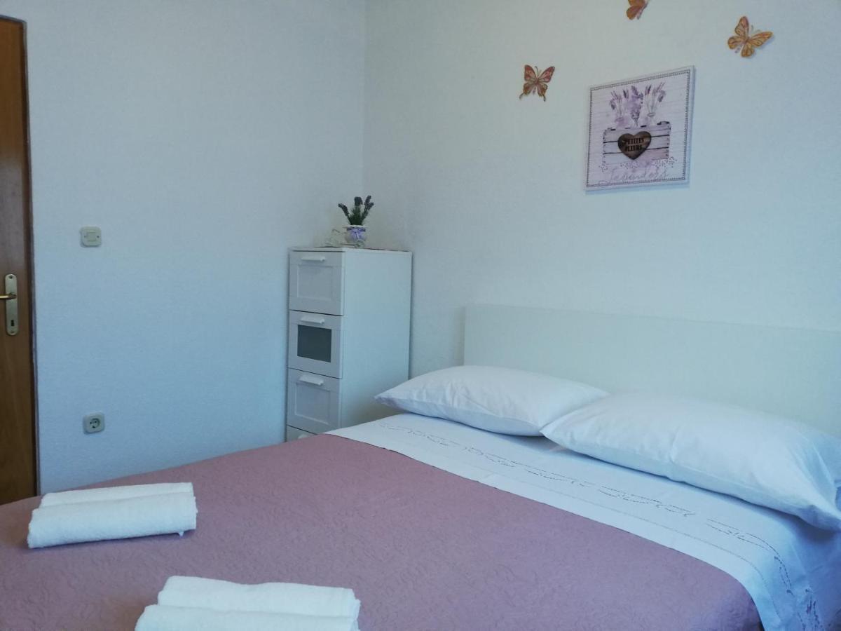 Apartment Pecarevic - A Holiday With A Stunning View Vis Eksteriør billede