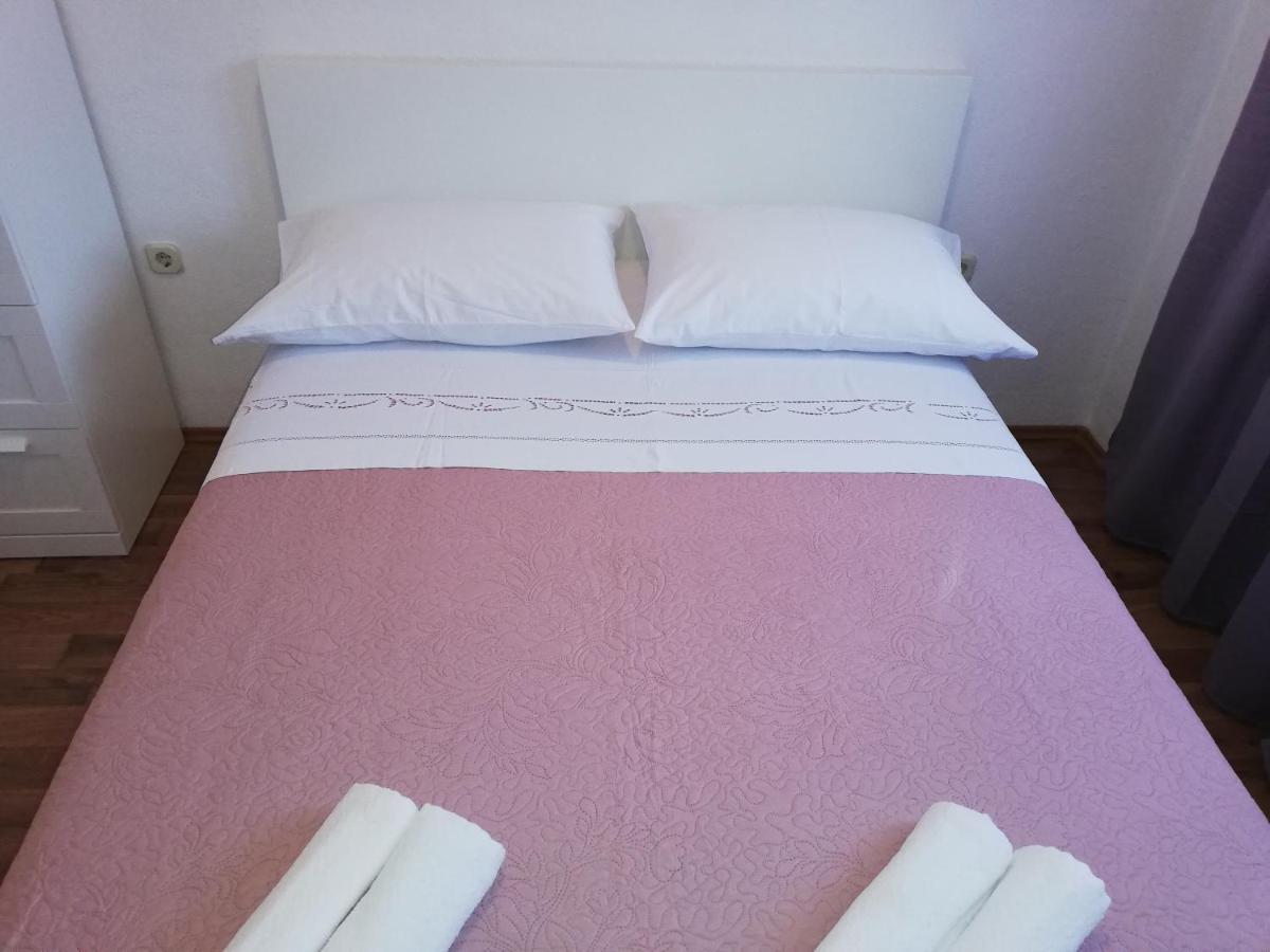 Apartment Pecarevic - A Holiday With A Stunning View Vis Eksteriør billede