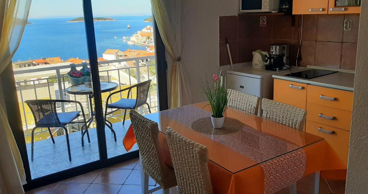Apartment Pecarevic - A Holiday With A Stunning View Vis Eksteriør billede