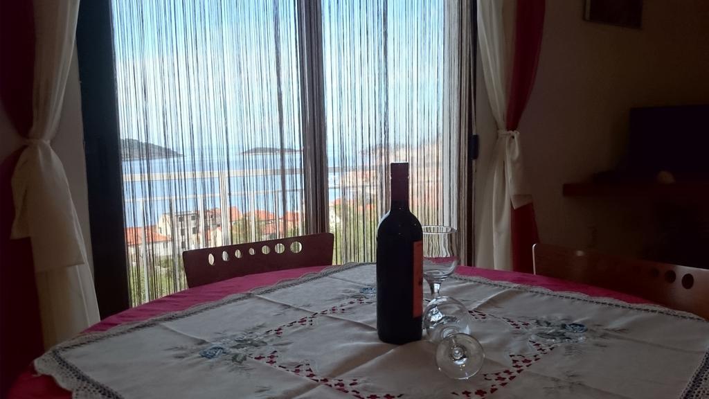 Apartment Pecarevic - A Holiday With A Stunning View Vis Eksteriør billede