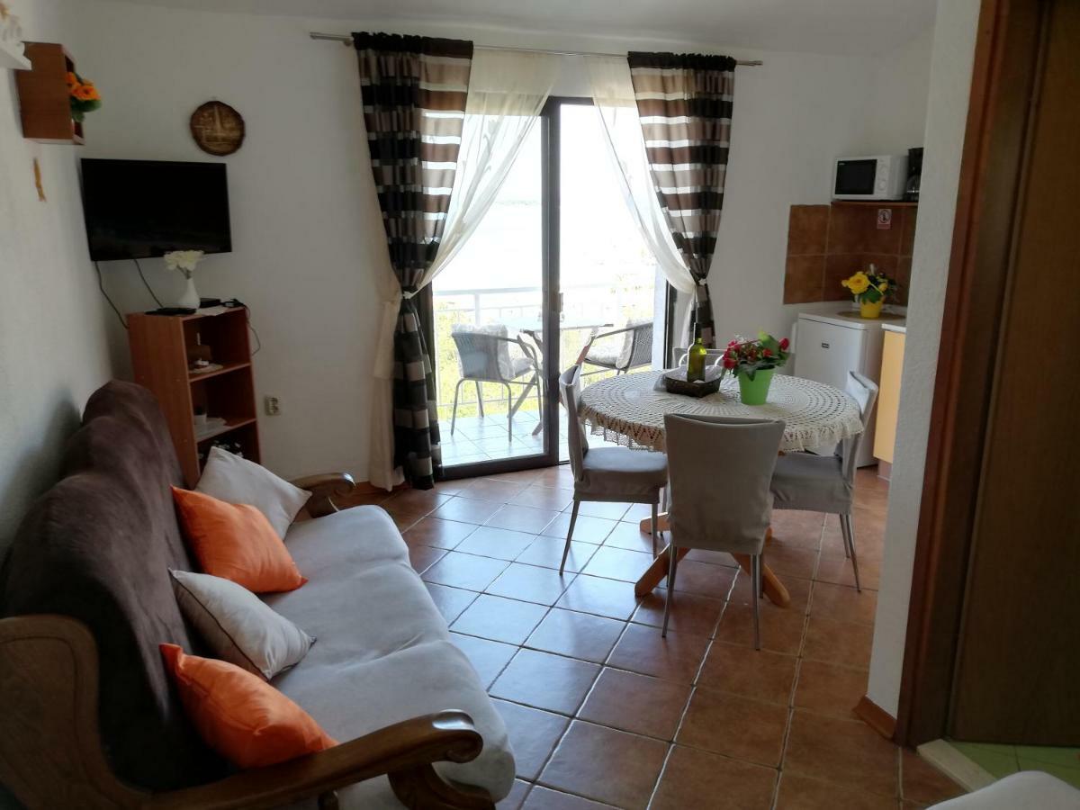 Apartment Pecarevic - A Holiday With A Stunning View Vis Eksteriør billede