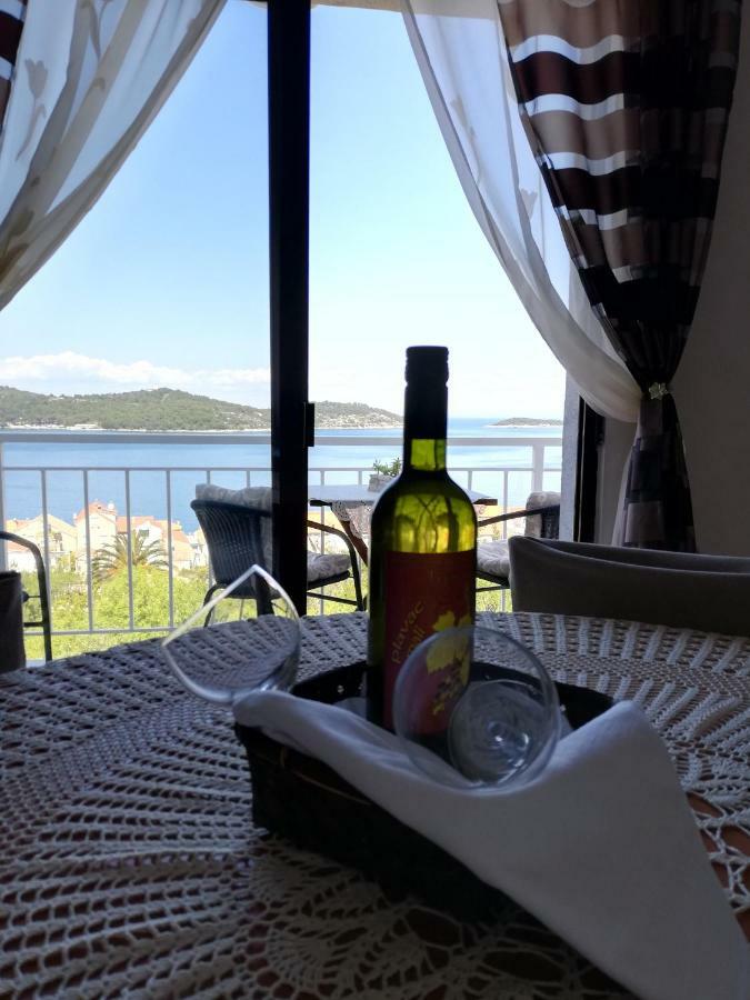 Apartment Pecarevic - A Holiday With A Stunning View Vis Eksteriør billede